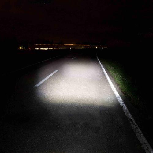 Preview: Sigma Sport LED Akku Fahrradbeleuchtung ROADSTER USB / NUGGET II Set, 25 LUX, wiederaufladbare Fahrradlampe + Rücklicht, StVZO zugelassen, Schwarz