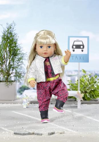 Zapf Creation 830215 BABY born City Deluxe Scooter Combo 43 cm - Puppenkleidung Set bestehend aus rotem Overall, silber Glitzer-Jacke und Stiefeln