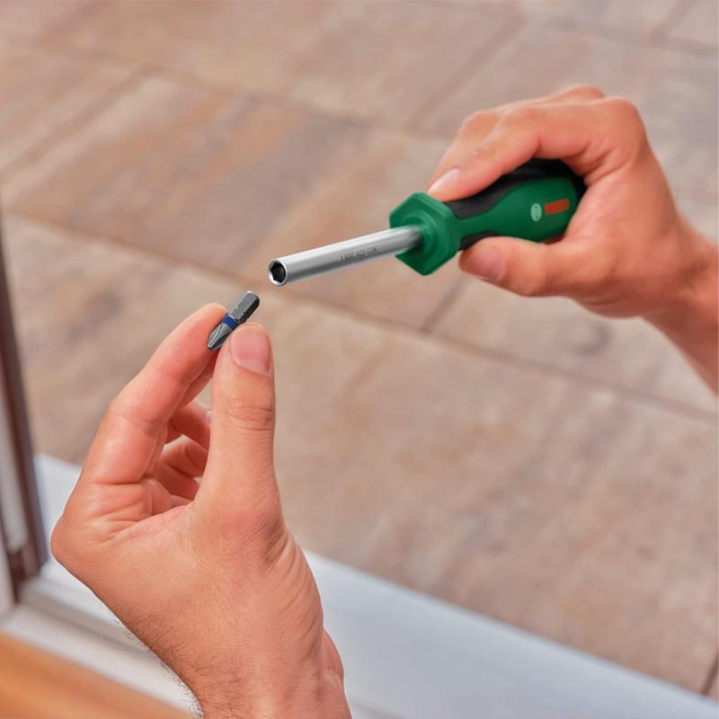 Bosch Mobility-Handwerkzeug-Set, 26-teilig (kompaktes und mobiles Werkzeug-Set für Heimwerkerarbeiten und unterwegs; 1/4"-Ratsche; Kombizange; Universalschraubendreher; in Stofftasche