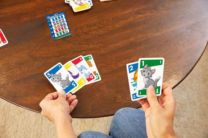 Mattel Games - Phase 10 Junior Kartenspiel, ab 4 Jahren