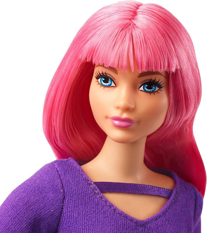 Barbie FWV26 -Puppe Daisy (kurvig mit pinkfarbenem Haar) und Kätzchen