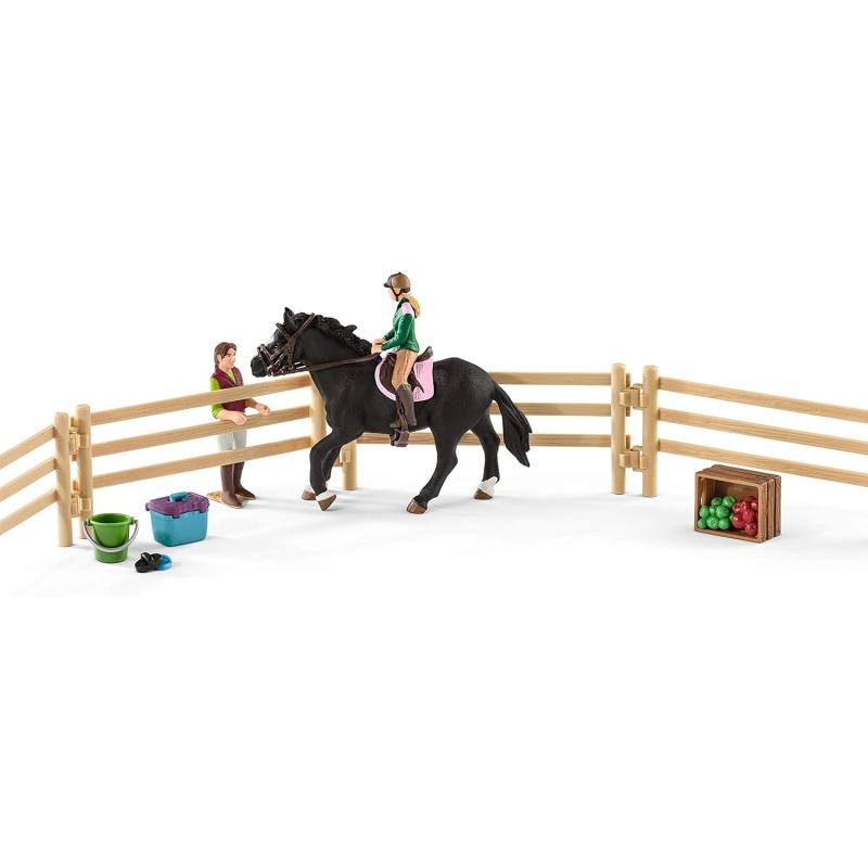 Schleich 42389 Reitschule mit Reiterinnen und Pferden, ab 5 Jahren, HORSE CLUB - Spielset, 40 Teile
