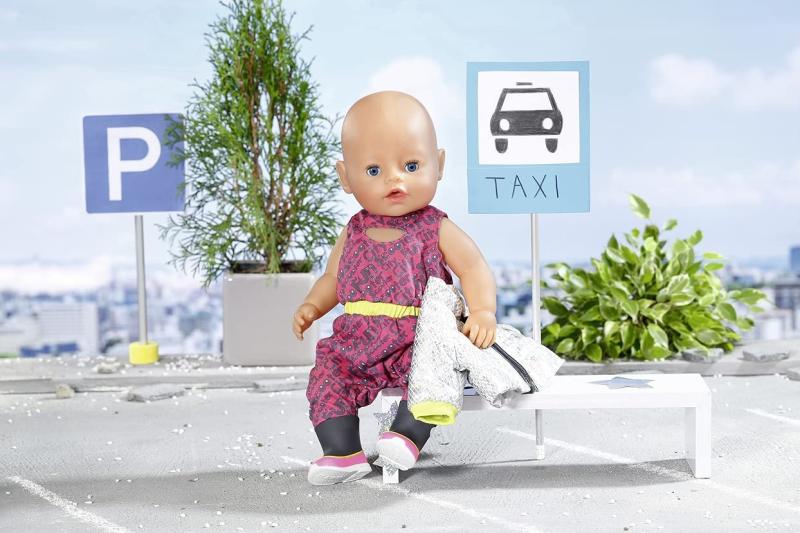 Zapf Creation 830215 BABY born City Deluxe Scooter Combo 43 cm - Puppenkleidung Set bestehend aus rotem Overall, silber Glitzer-Jacke und Stiefeln