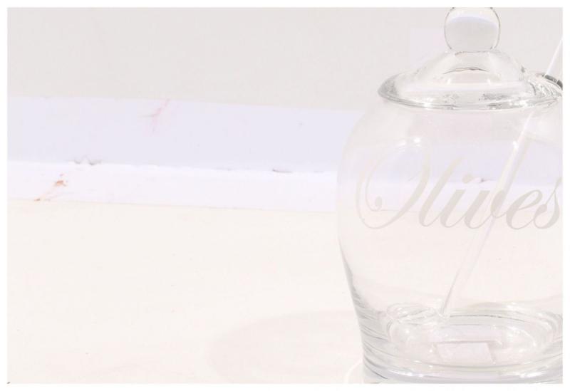 TPFCHEN OLIVES M. LFFEL, Glas