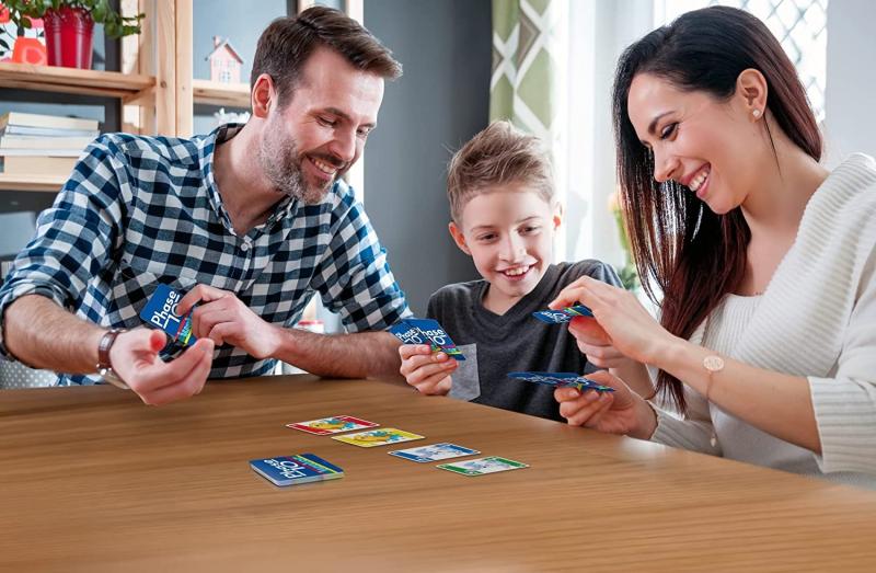 Mattel Games - Phase 10 Junior Kartenspiel, ab 4 Jahren