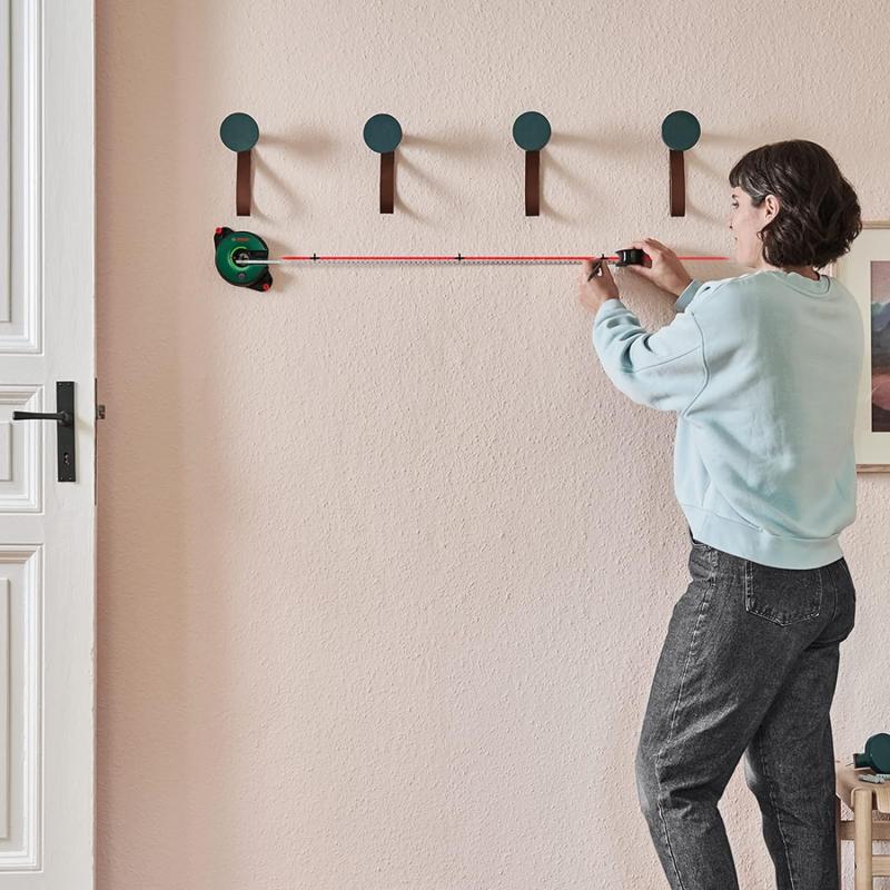 Bosch 2-in-1 Linienlaser Atino mit integriertem Maßband (horizontales oder vertikales Ausrichten dank einfacher Befestigung auf rauen und glatten Oberflächen)
