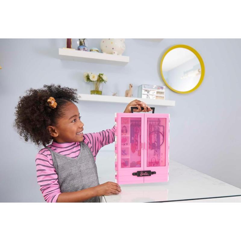Barbie GBK11 - Traum Kleiderschrank, tragbares Modespielzeug