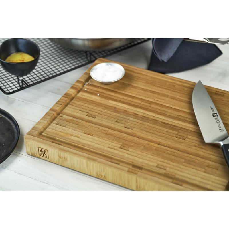 ZWILLING - Schneidbrett aus massiven Bambusholz mit Saftrille, beidseitig nutzbar, groß, 42 x 31 x 4 cm